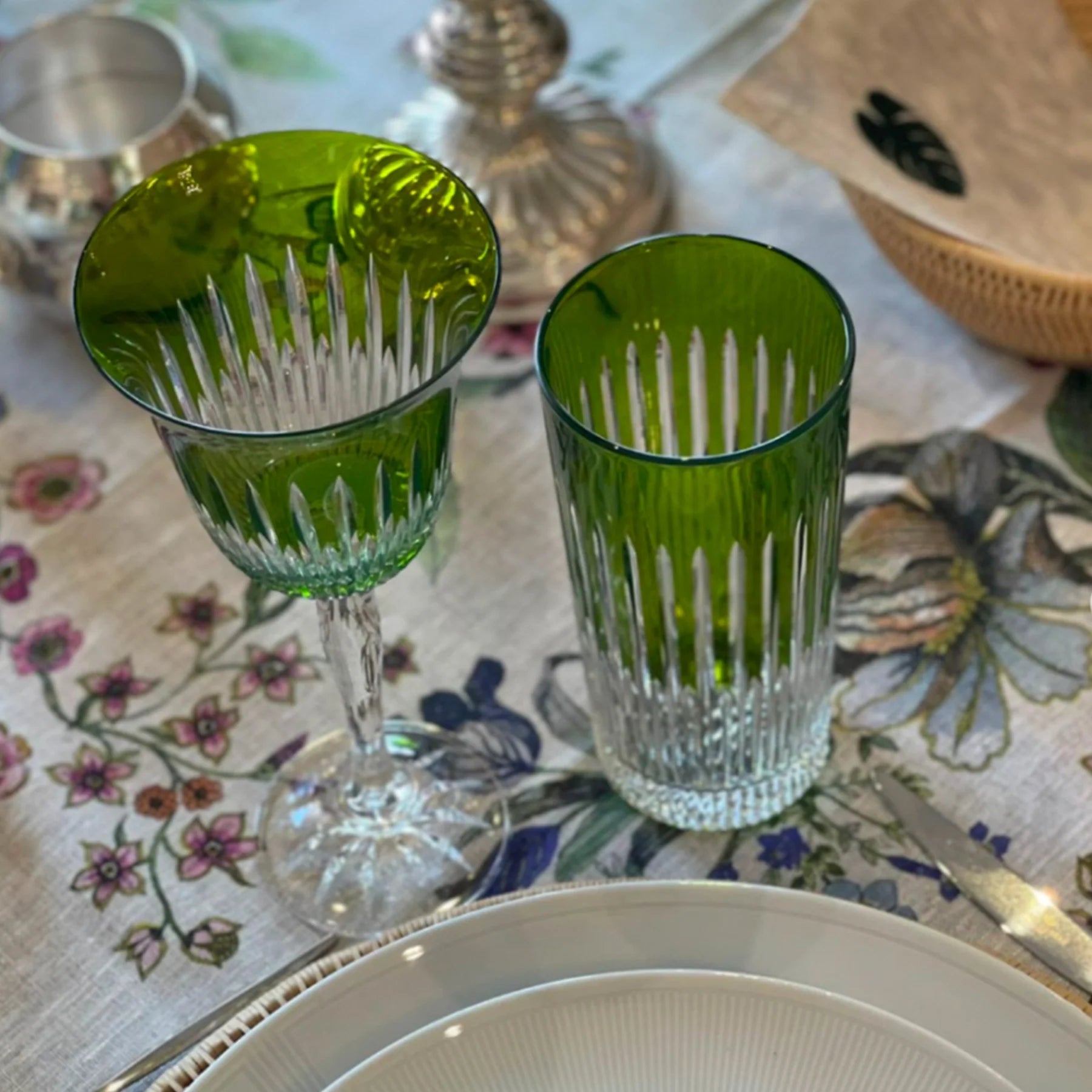 Copas y vasos altos de la colección Colors de Julia Crystalglass en verdes.