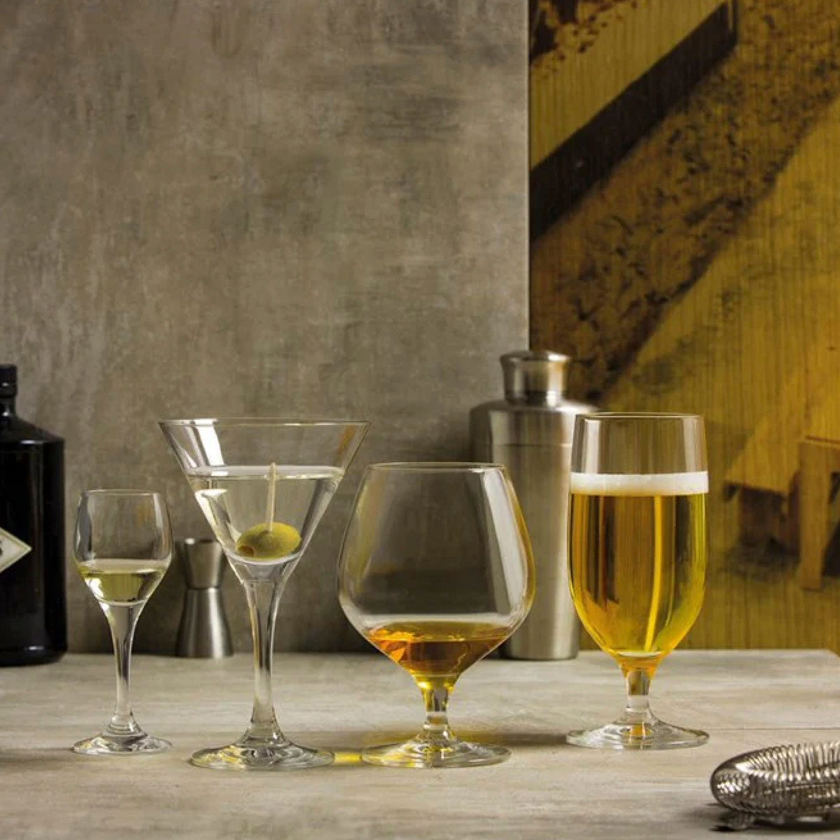 Set de copas para varios licores de la colección Mondial de Schott Zwiesel, mostrando la forma redonda y clásica.