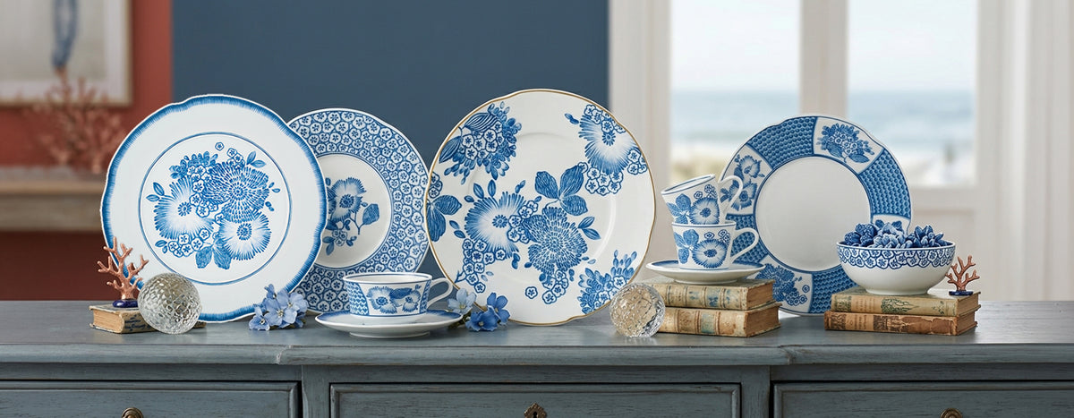 Montaje decorativo de gran gala con vajilla de diseño Coralina Blue de Vista Alegre y Óscar de la Renta en Oporto Mesa y Cocina.