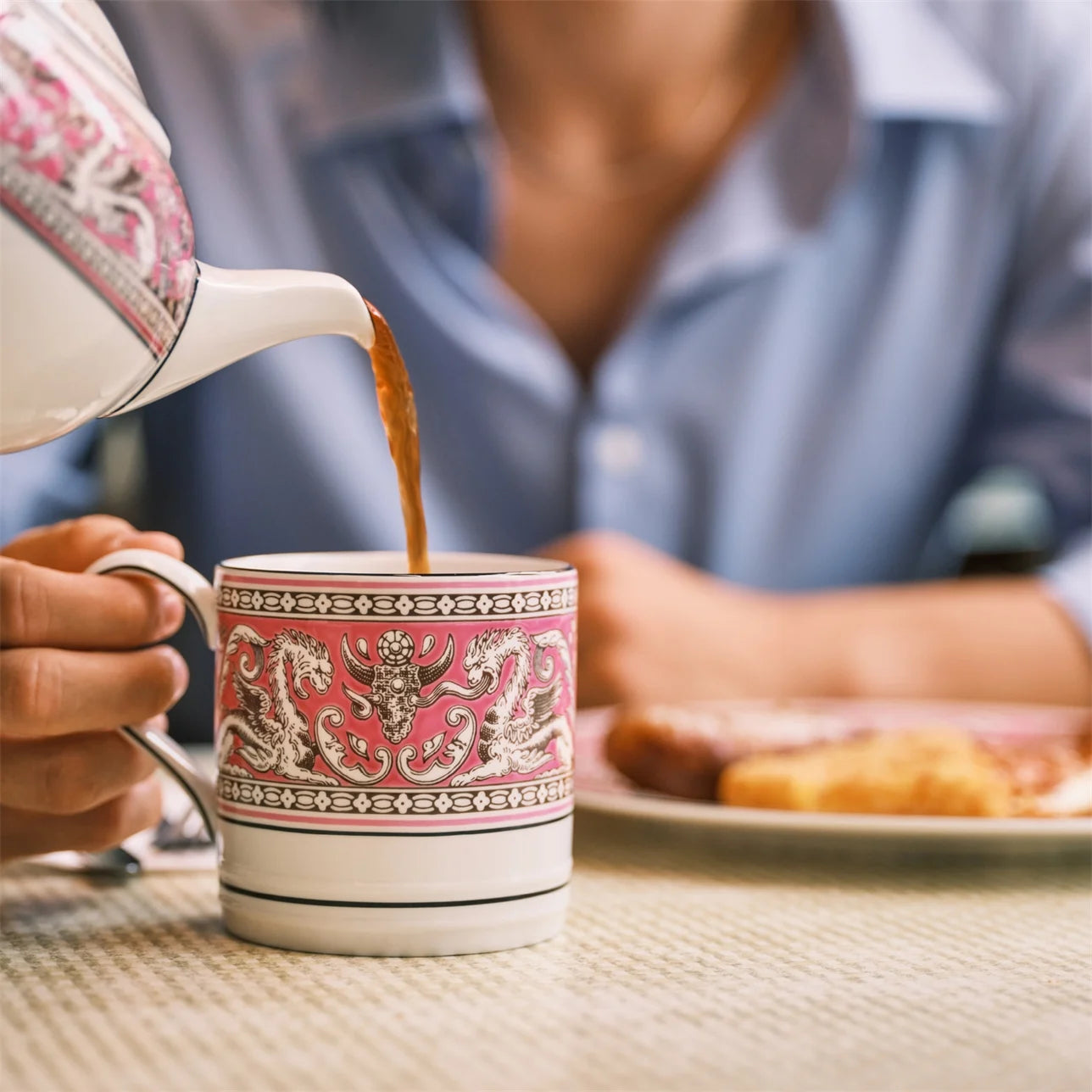 Mug Florentine Fucsia elegante para té y café.