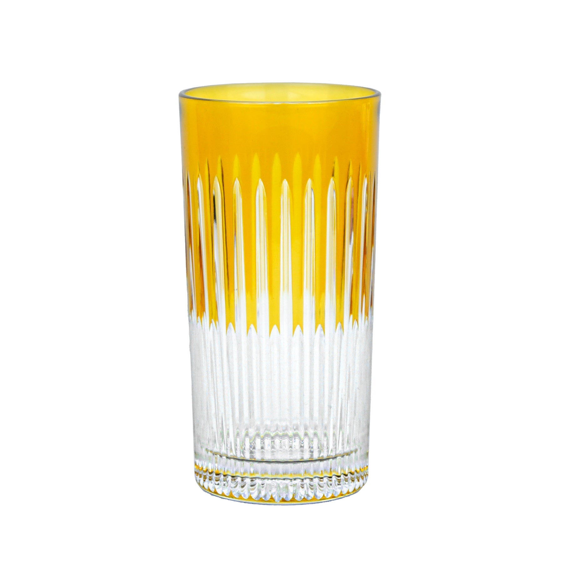 Detalle de vaso ámbar con luz refractada