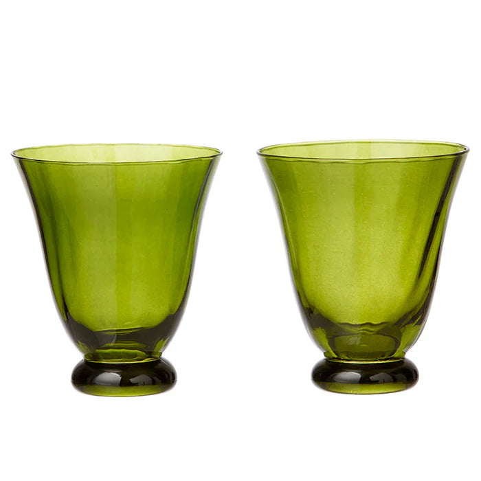 Set de 2 vasos de agua Trellis Seaweed en vidrio soplado. Diseño artesanal, ideal para regalar o vestir tu mesa con elegancia y color.