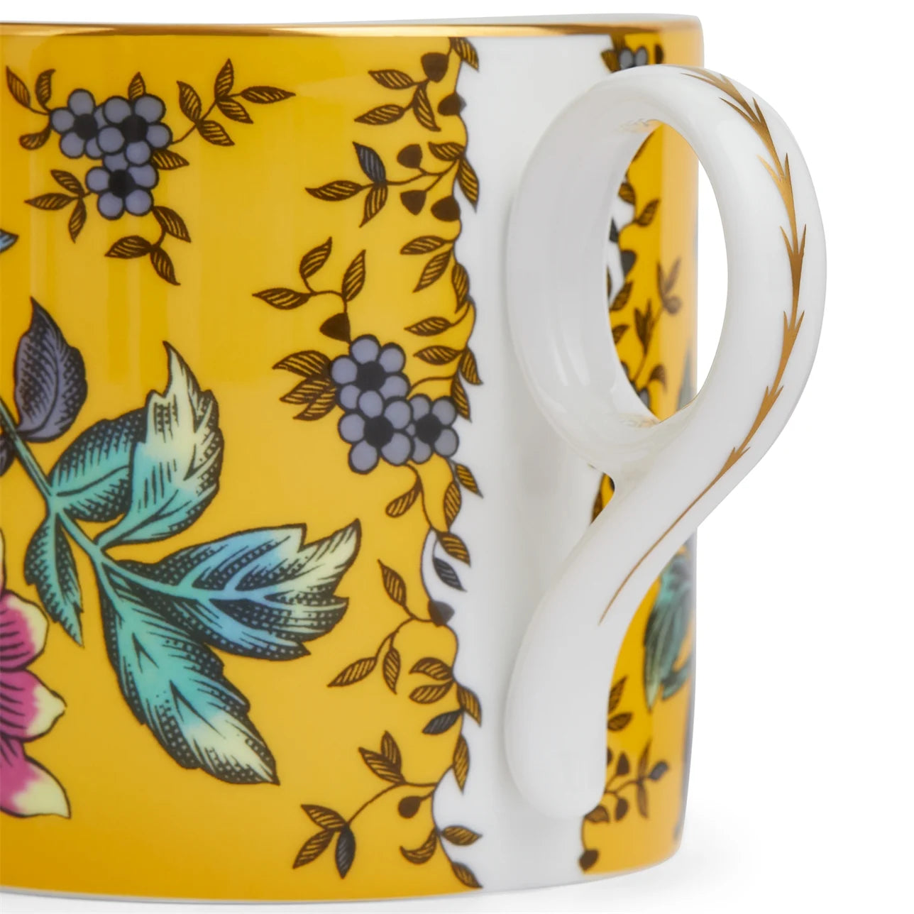 Taza Wonderlust Tonquin con flores rosas y bordes dorados