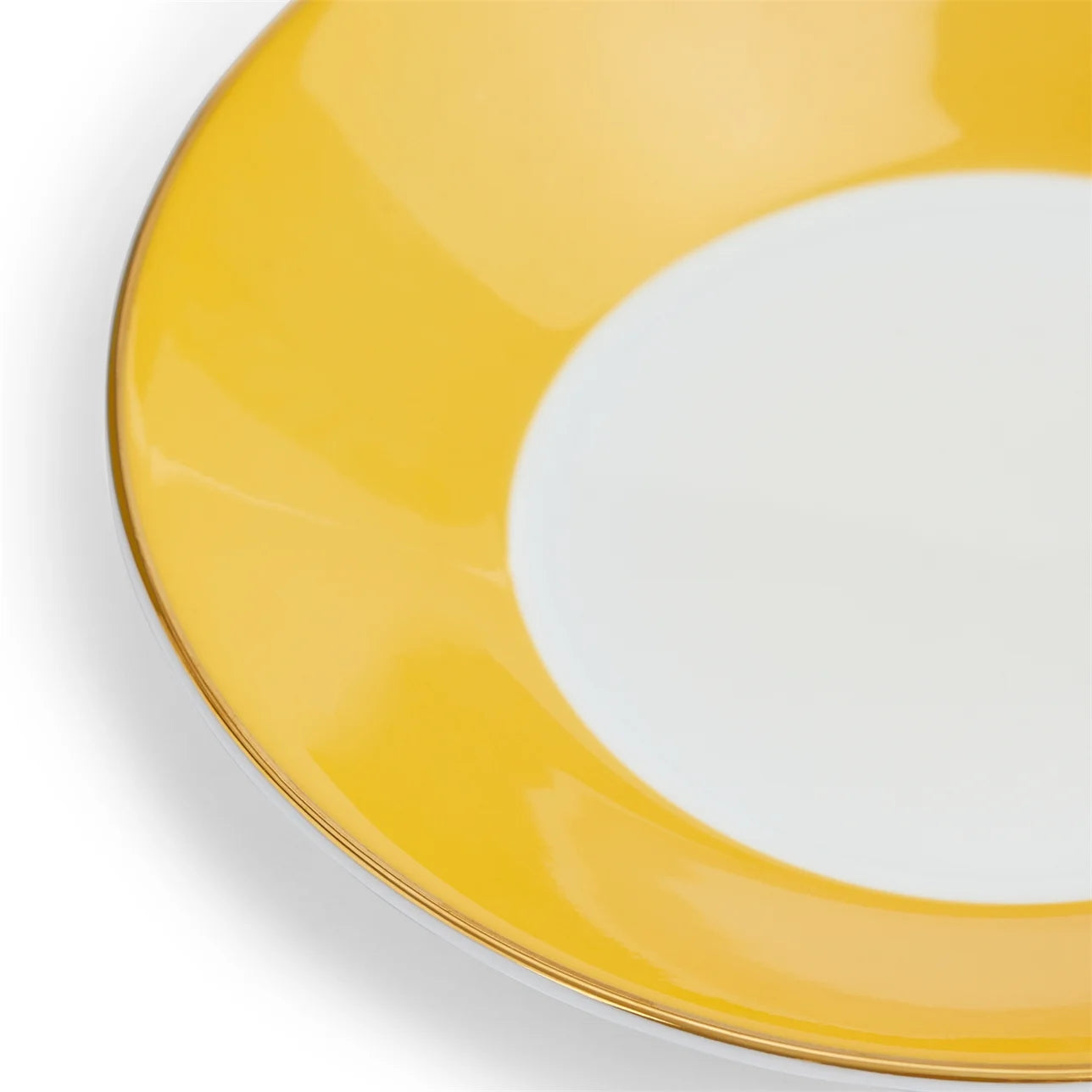 Platillo amarillo con detalles dorados de Wedgwood