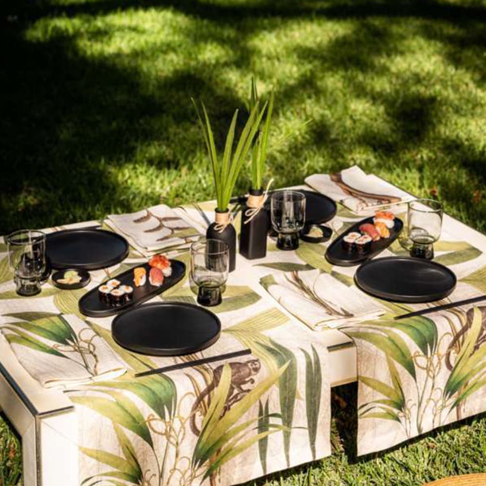 Camino de Mesa Palmier alta calidad y sofisticación sobre mesa elegante