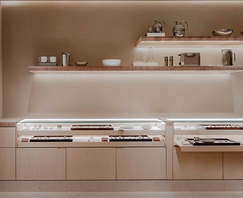 Accesorios de plata esterlina Georg Jensen, diseño escandinavo.