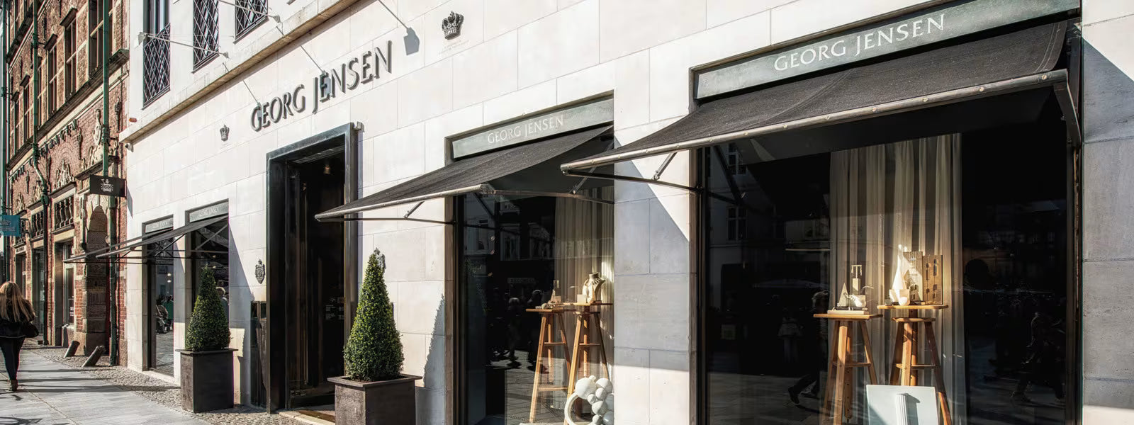 Tienda de plata esterlina Georg Jensen, diseño escandinavo.