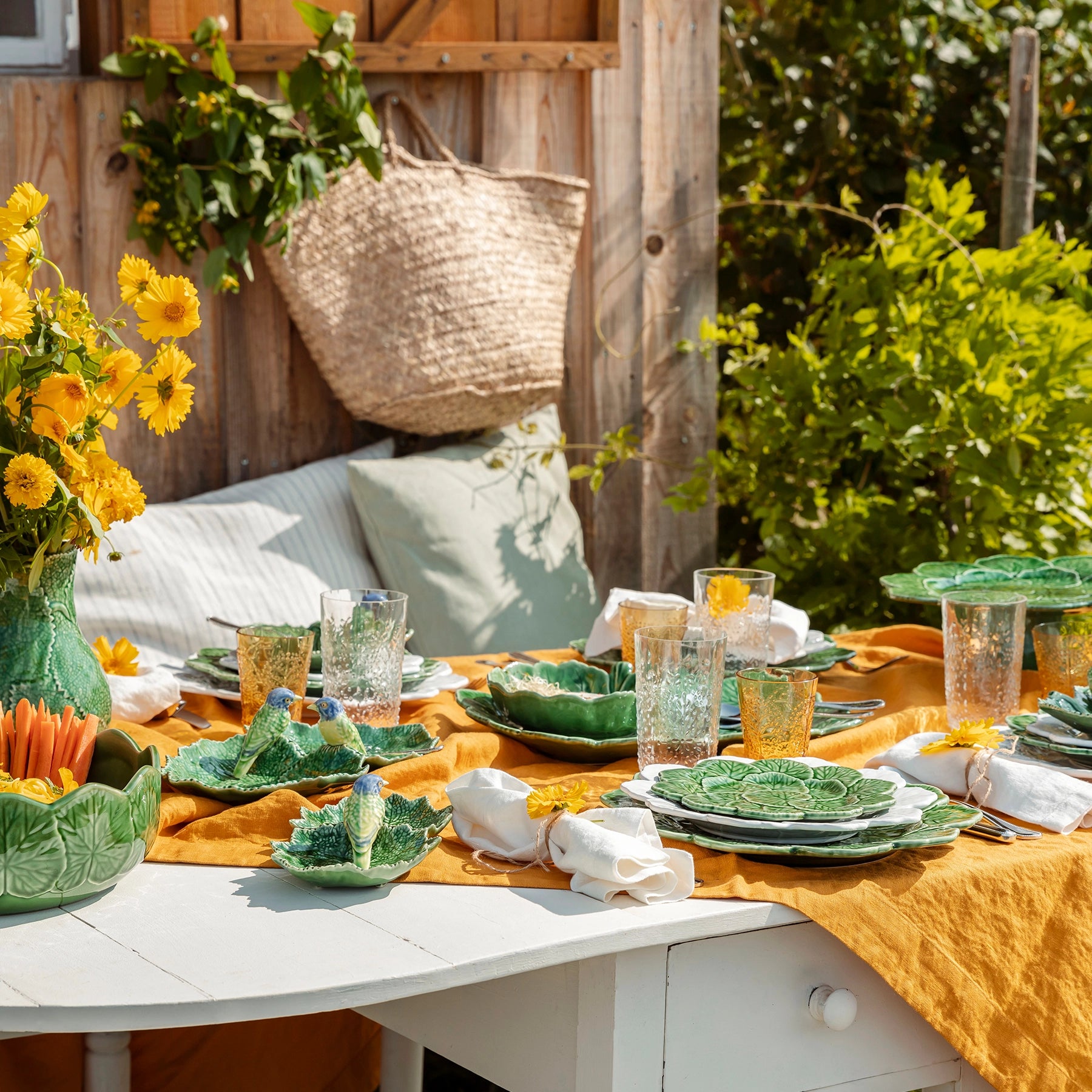 Mesa decorada con Hoja Geranio inspirada en la flor portuguesa