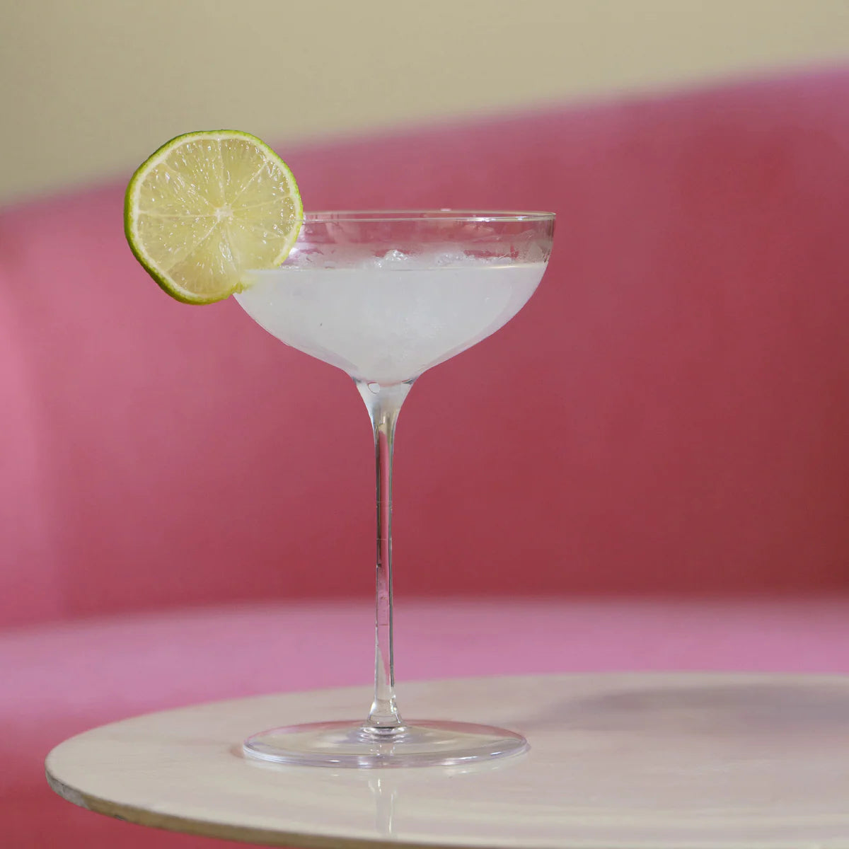 Detalle de la Copa Cocktail Kyoto Stolzle Lausitz, cristal de alta calidad.