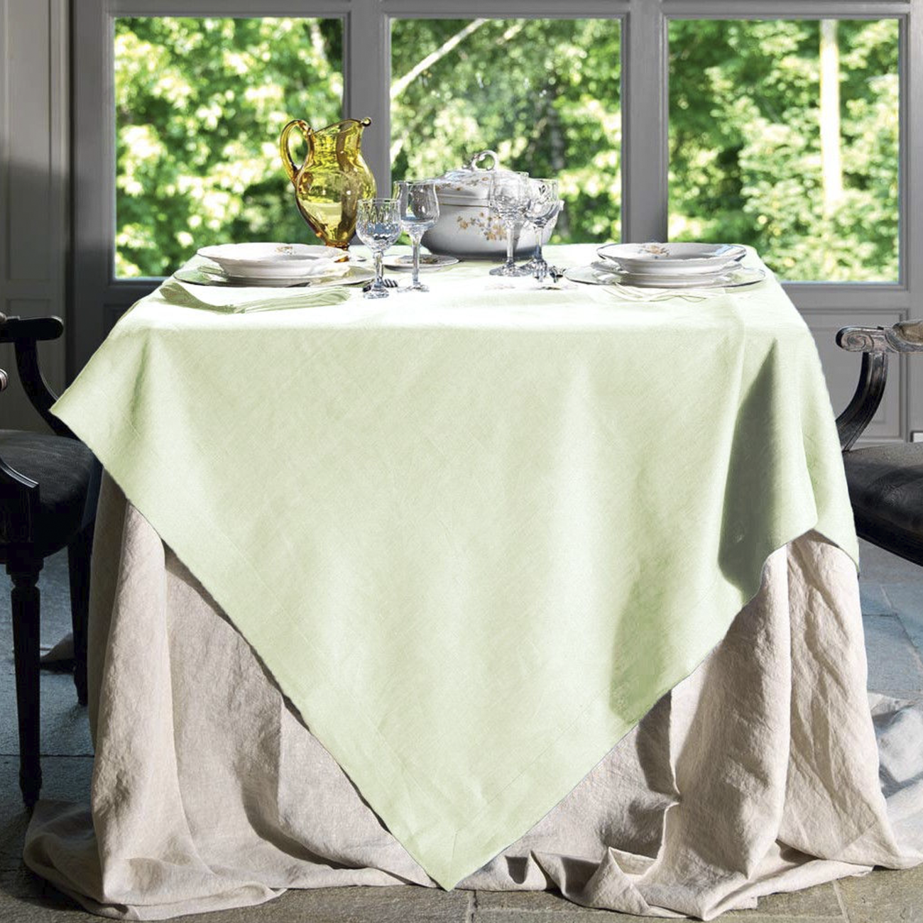 Mesa decorada con el Mantel Tiziano Pistacho