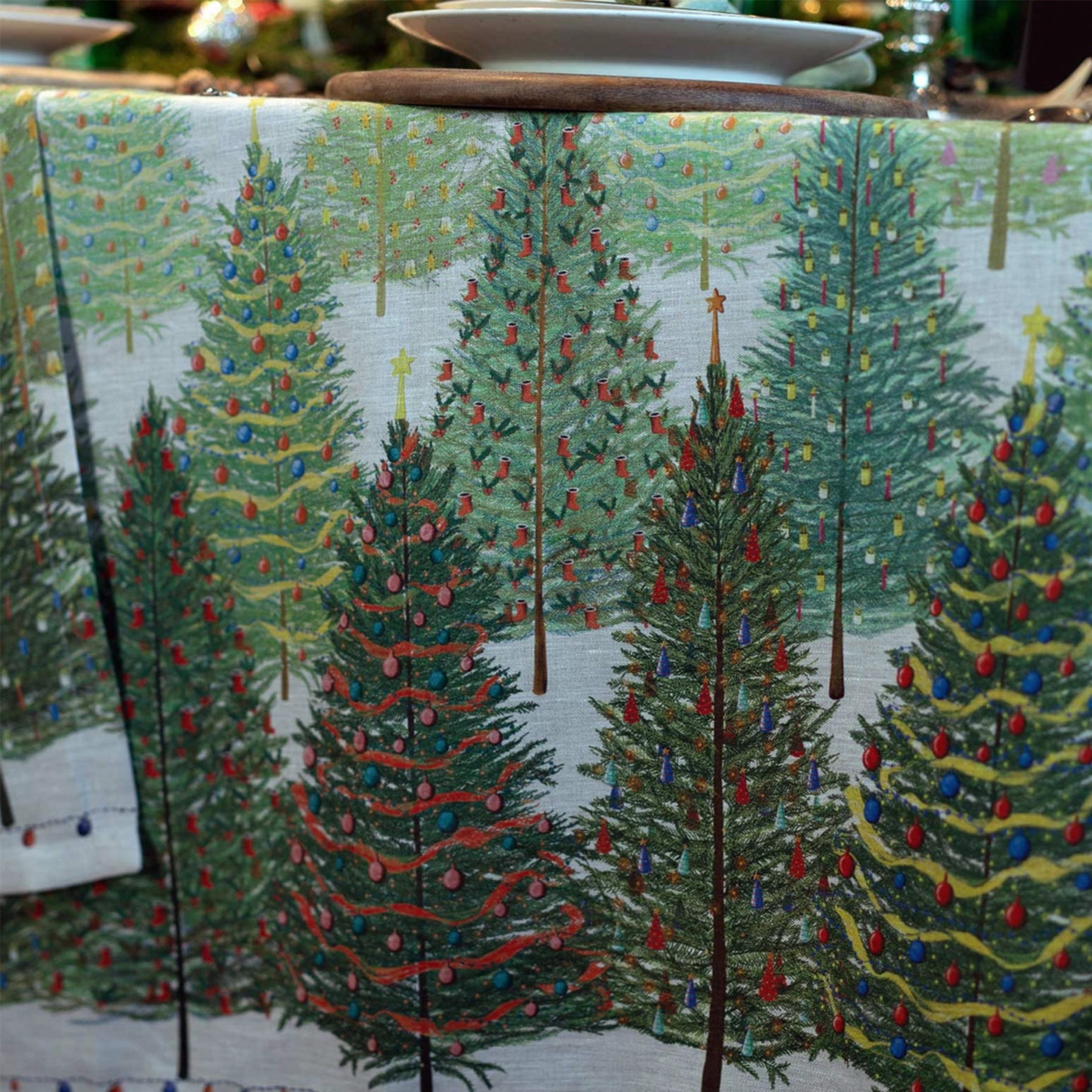 Detalle textil del mantel Fairy Trees de Tessitura Toscana