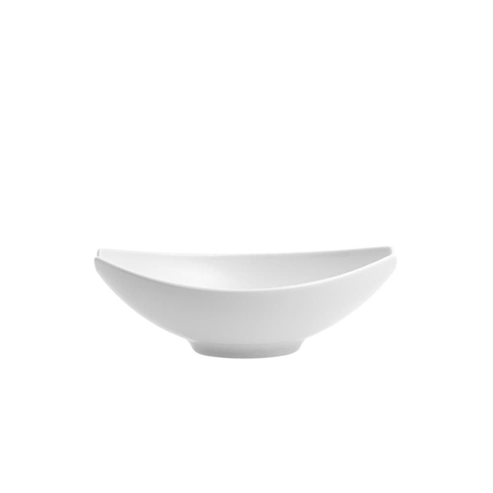 Ensaladera pequeña Buffet de porcelana blanca en mesa elegante