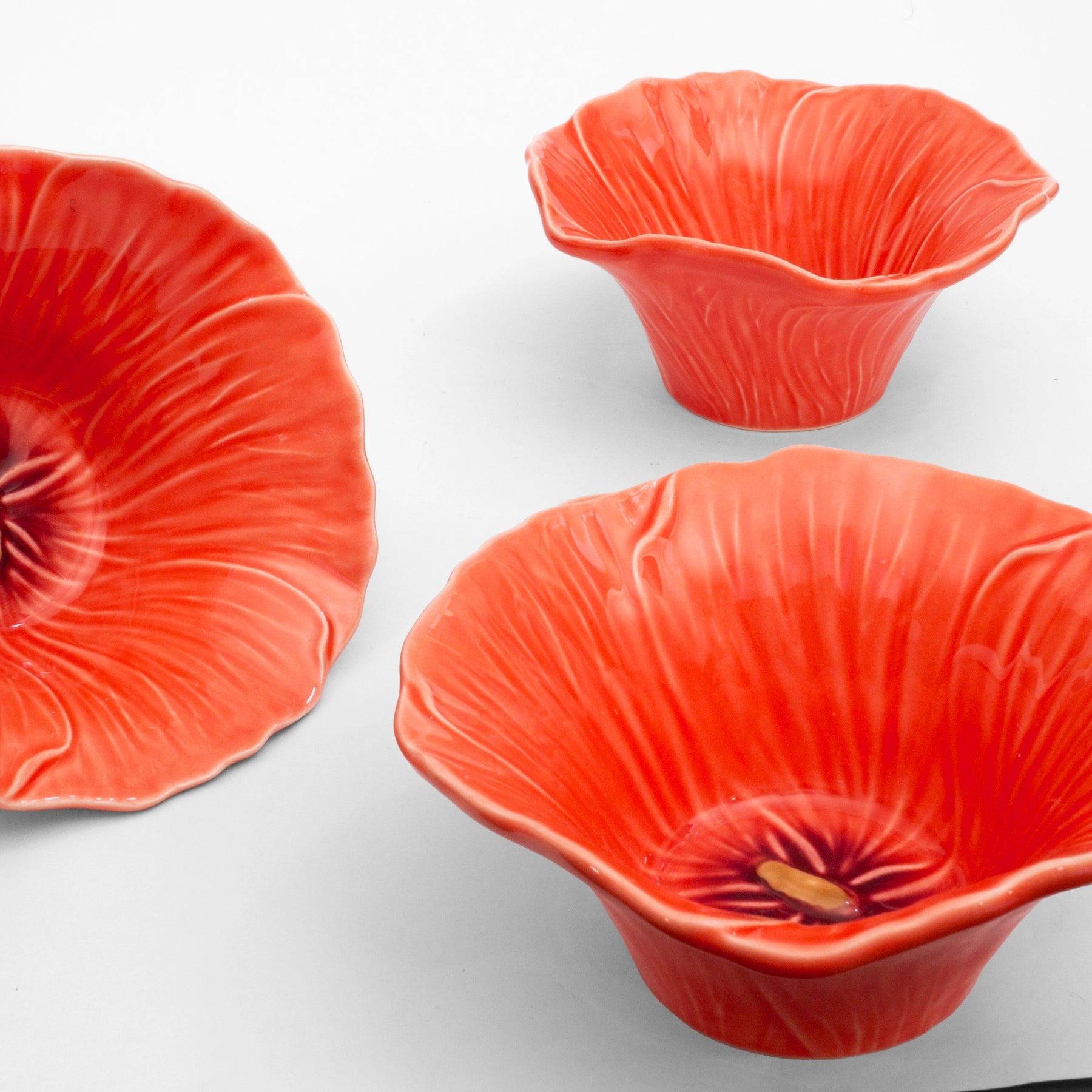 Detalle de los pétalos en el bowl floral de Bordallo Pinheiro 1