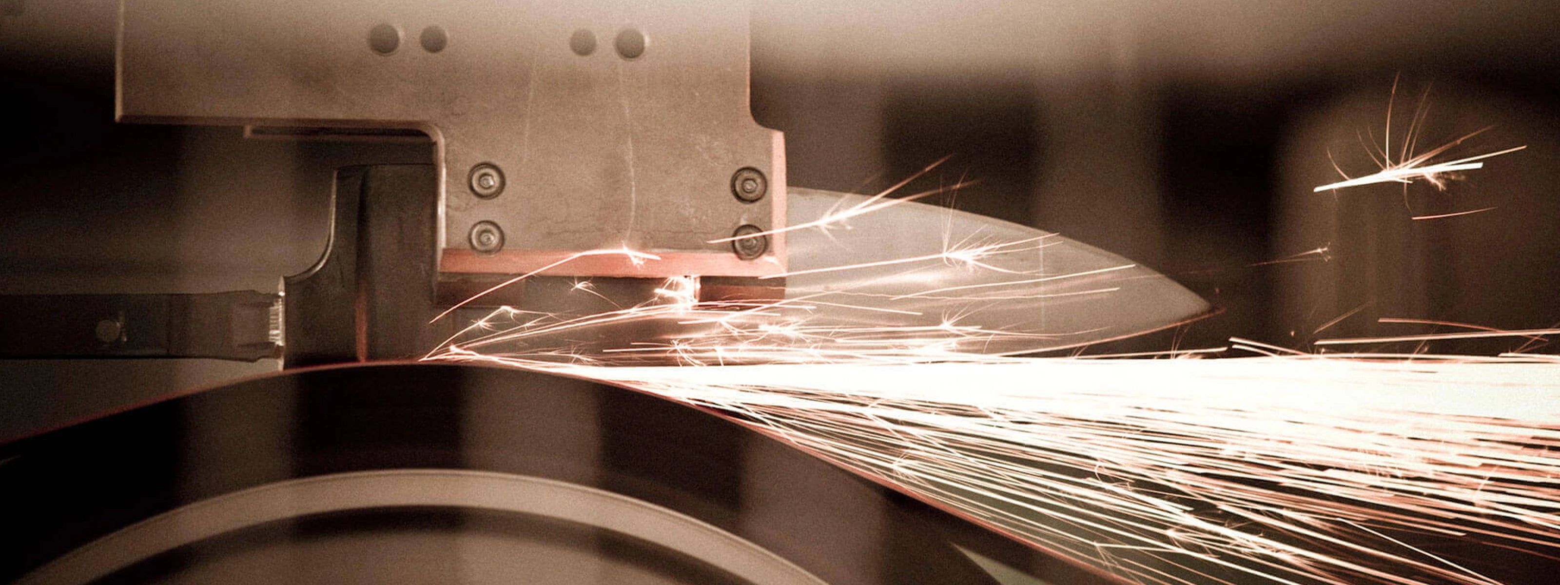 Cuchillo de chef forjado con acero de alta calidad.