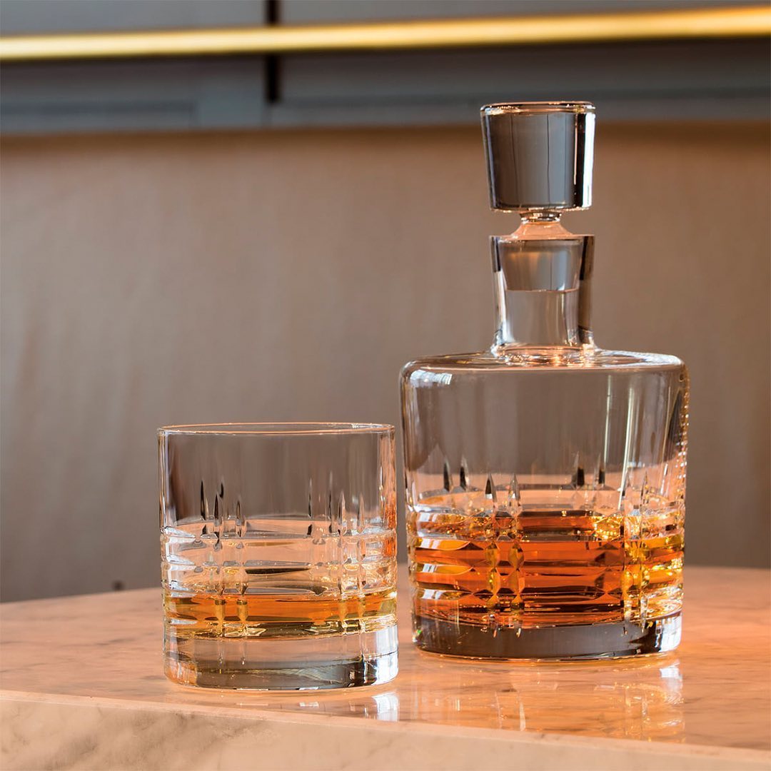Licoreras en Cristal | Elegancia para tu Bar