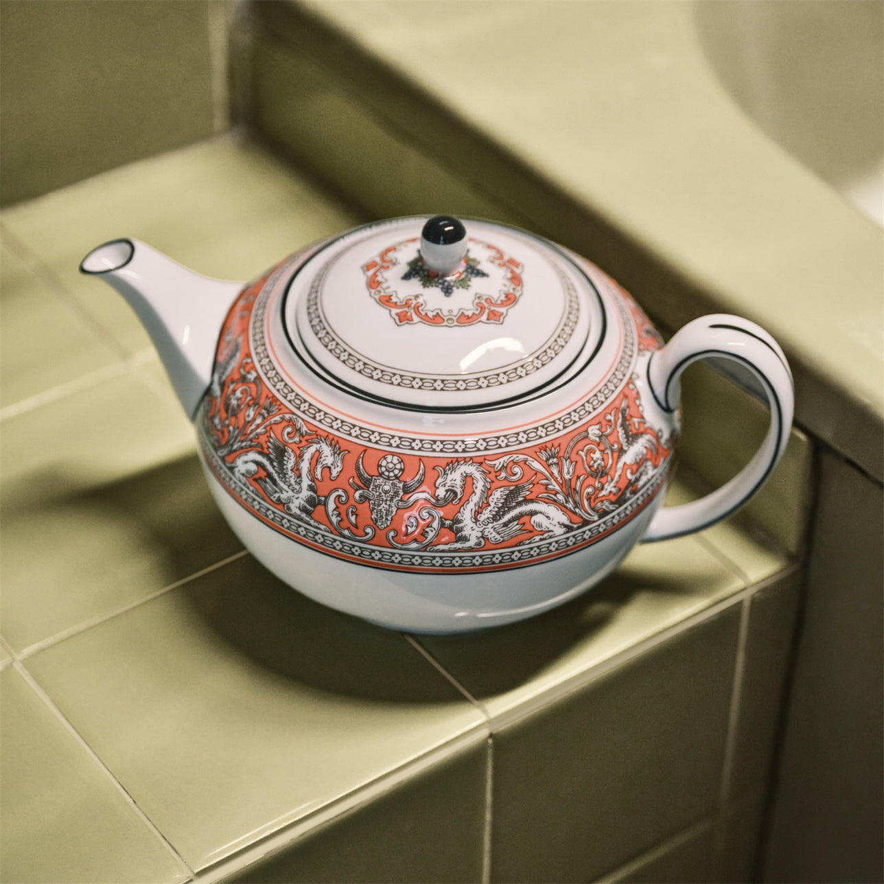 Tetera Florentine Salmón, diseño inspirado en mitos y leyendas.