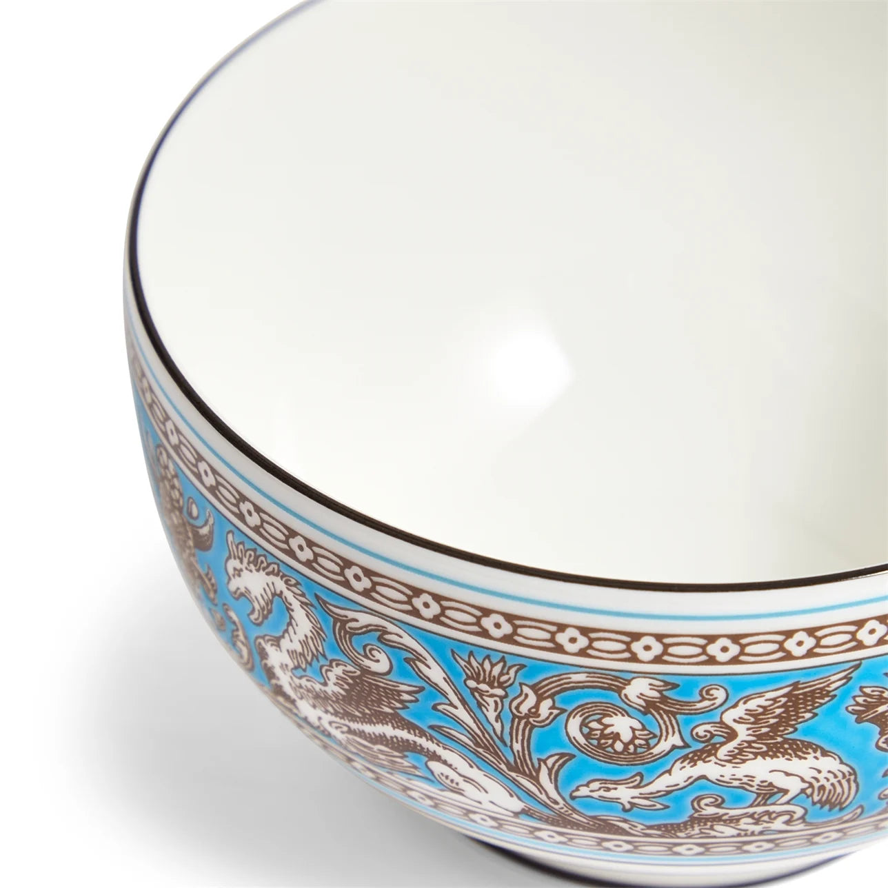 Detalle del diseño florentino del bowl de arroz turquesa de porcelana china.