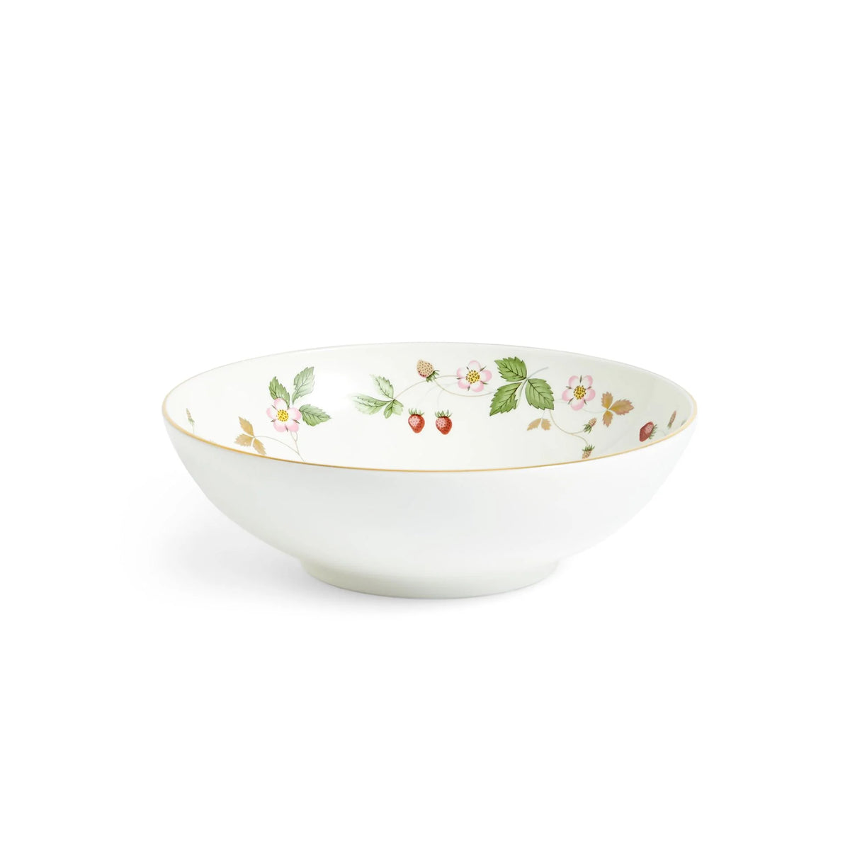 Vista en perspectiva del bowl de cereales grande de 18 cm de la colección Wild Strawberry en Fine Bone China con borde en oro de 22 quilates de Wedgwood en Oporto Mesa y Cocina.