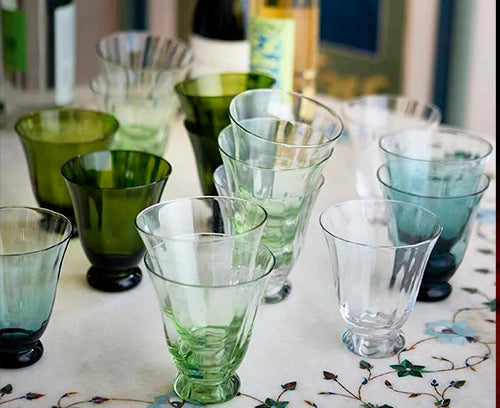 Juego de vasos bungalow de cristal soplado en diferentes colores, perfectos para el uso diario.