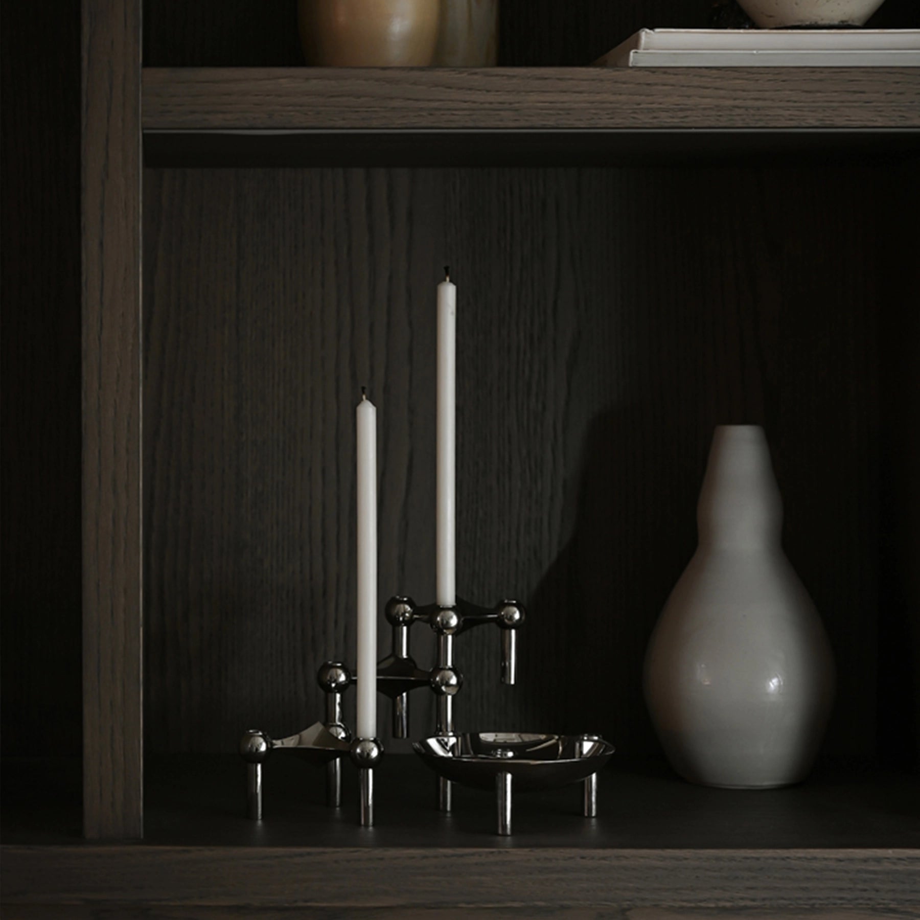 Candelabros cromados Nagel STOFF, set de 3, apilados artísticamente.